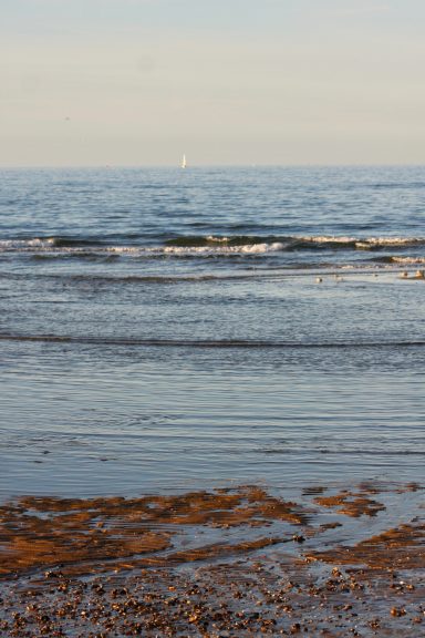 Et au bout, une voile